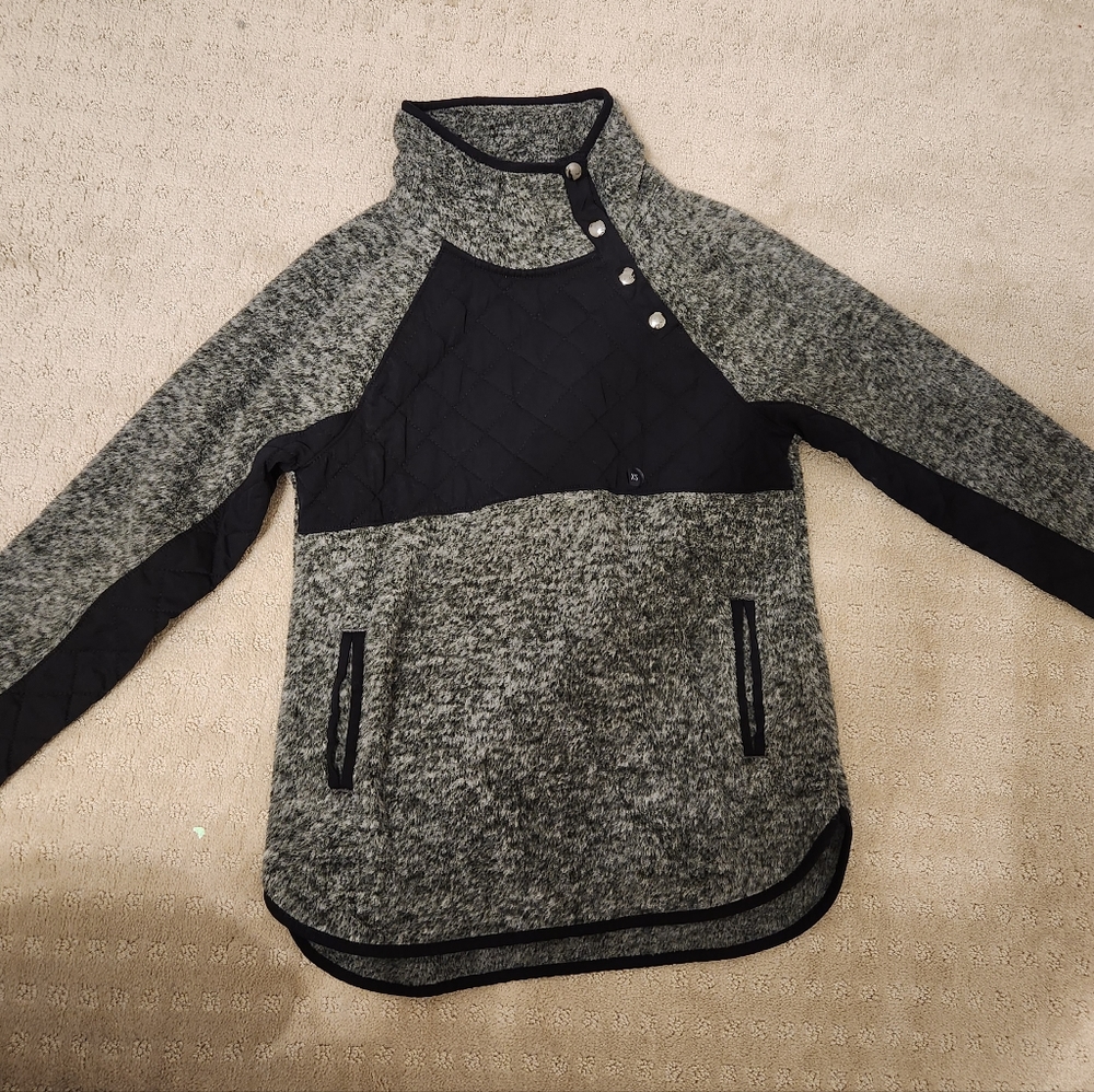 NWT Abercrombie & Fitch Asymmetrical Snap Up Fleece Size XS